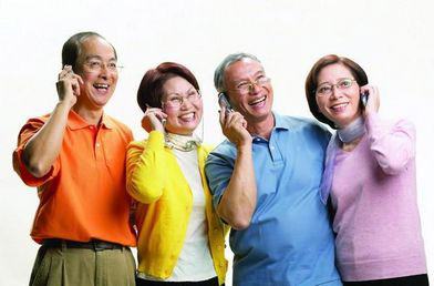 老人配戴助听器的好处