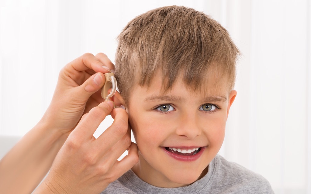 儿童助听器